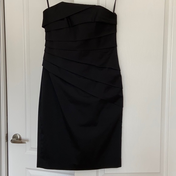 Women’s Strapless Formal Dress - Picture 2 of 5